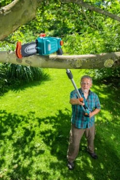 GARDENA Accu Telescopische Snoeizaag TCS 20/18 P4A Solo 7 GARDENA Accu Telescopische Snoeizaag TCS 20/18 P4A Solo -Kettler Tuinieren Winkel gardena accu telescopische snoeizaag tcs 20 18 p4a solo 1000x1500 640af3261615f l